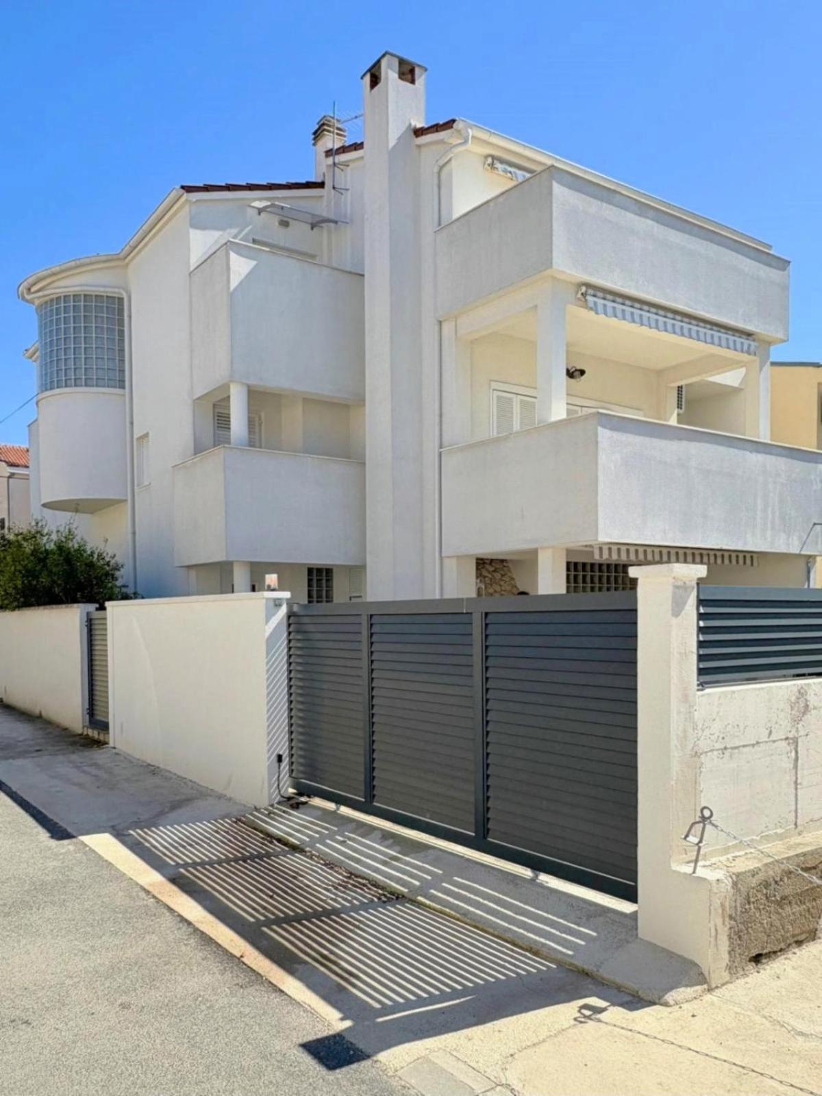 Spacious Chic Residence ザダル エクステリア 写真